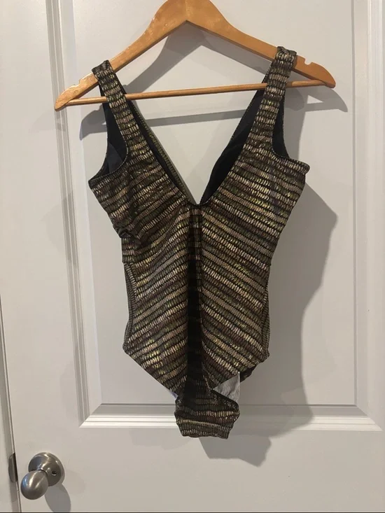 Miraclesuit Women's Sparkle Sands Odyssey Tummy-Control One-Piece Swimsuit - Picture 7 of 8